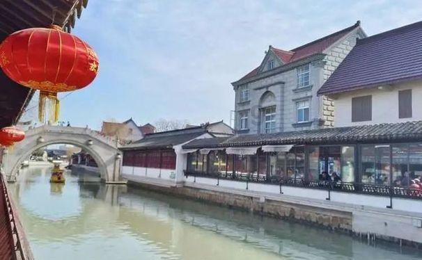 街边“秘制”老汤,不放一丝肉,顾客却抢着买:生意好全靠这招